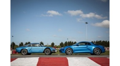 Alpine A110 (2017) vs Berlinette 1600 SC (1973)