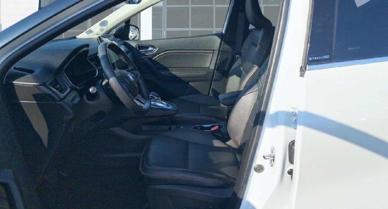 Renault CAPTUR E-Tech Plug-in 160 Initiale Paris 10