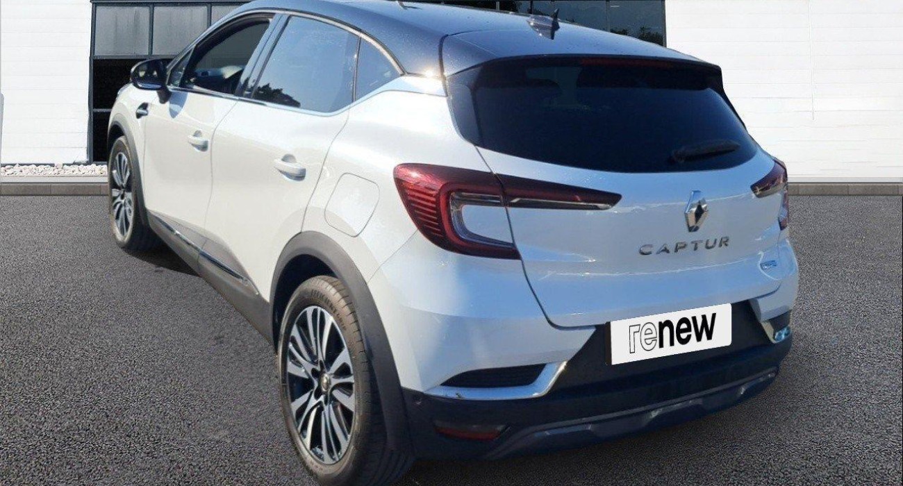 Renault CAPTUR E-Tech Plug-in 160 Initiale Paris 3