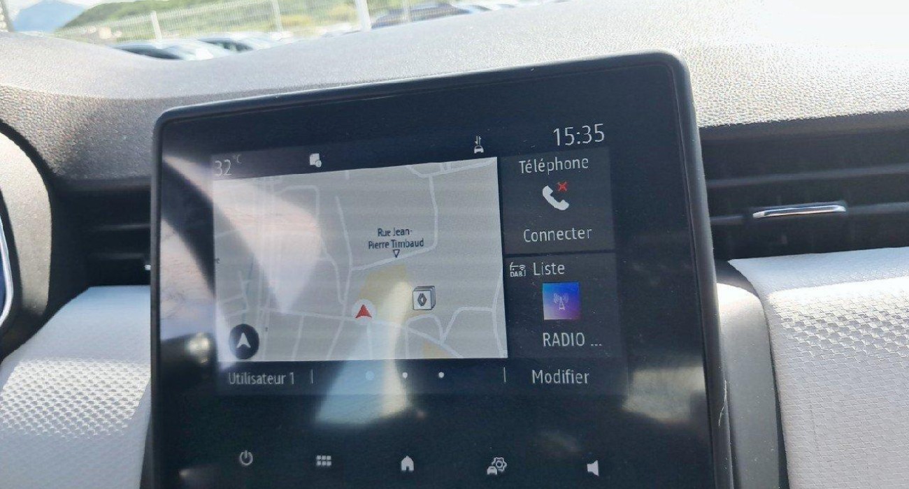 Renault CLIO Clio E-Tech 140 Limited 13