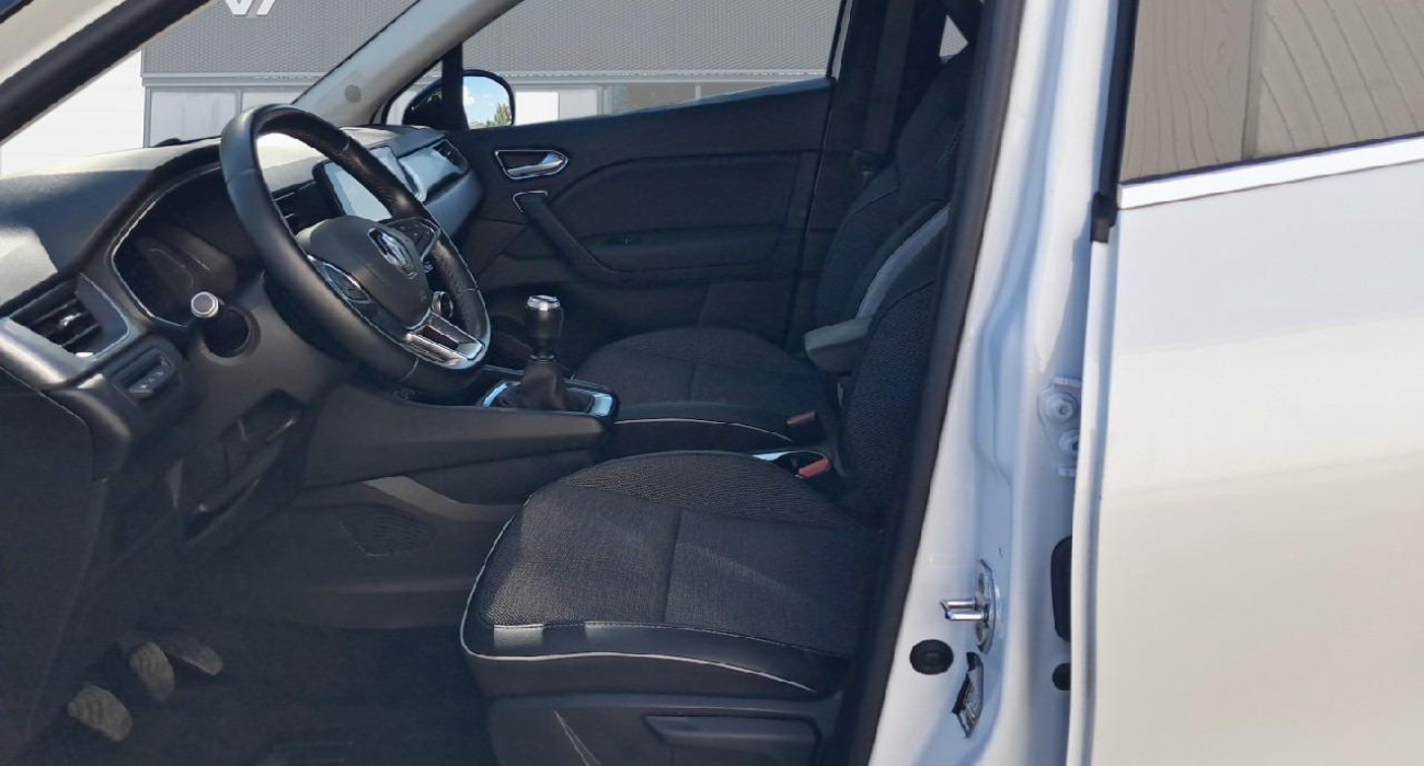 Renault CAPTUR TCe 100 Intens 10