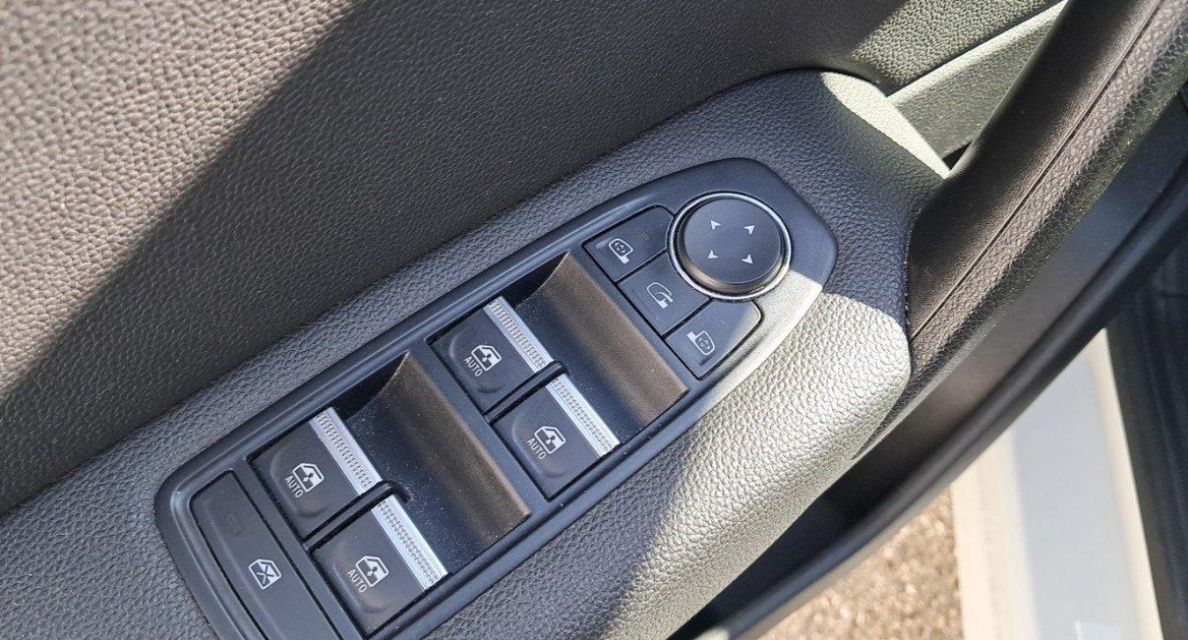 Renault CAPTUR TCe 100 Intens 9