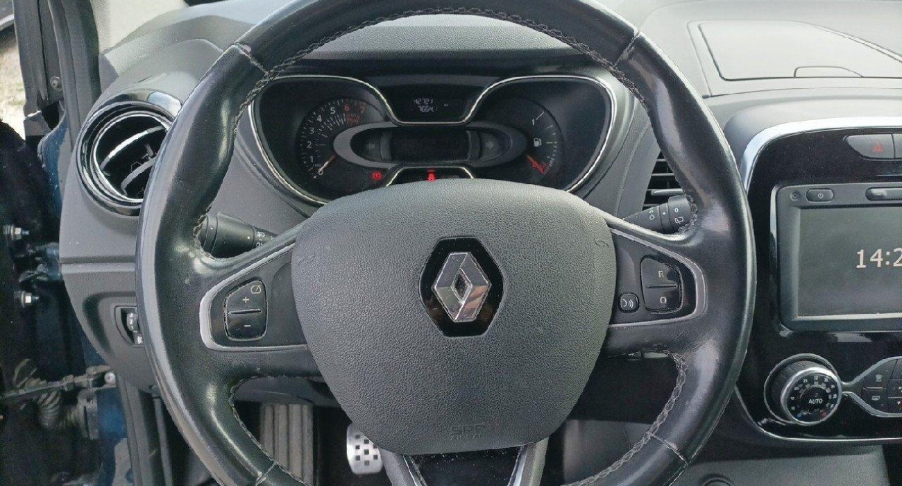 Renault CAPTUR TCe 150 FAP Intens 6