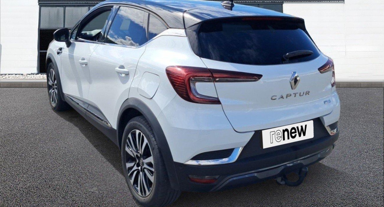 Renault CAPTUR E-Tech Plug-in 160 Initiale Paris 3