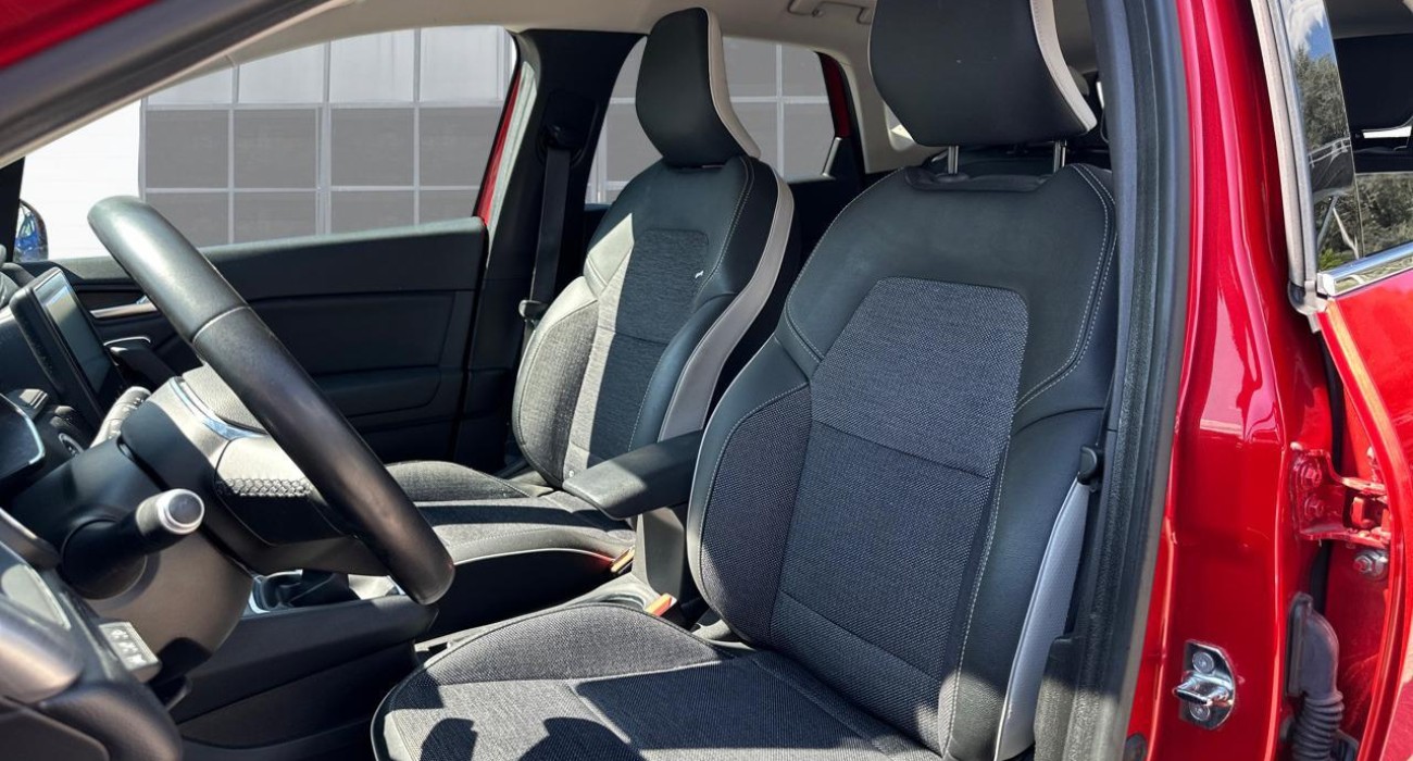 Renault CAPTUR TCe 90 Intens 10