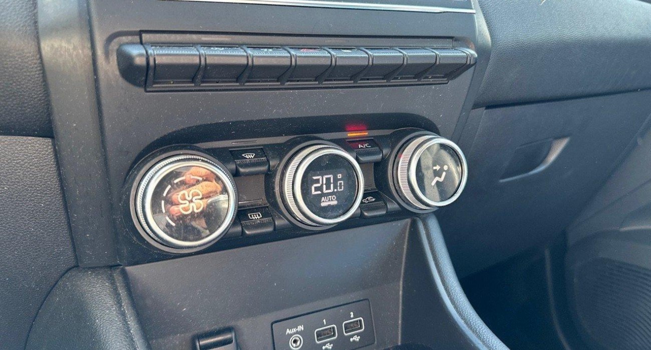 Renault CAPTUR TCe 90 Intens 7