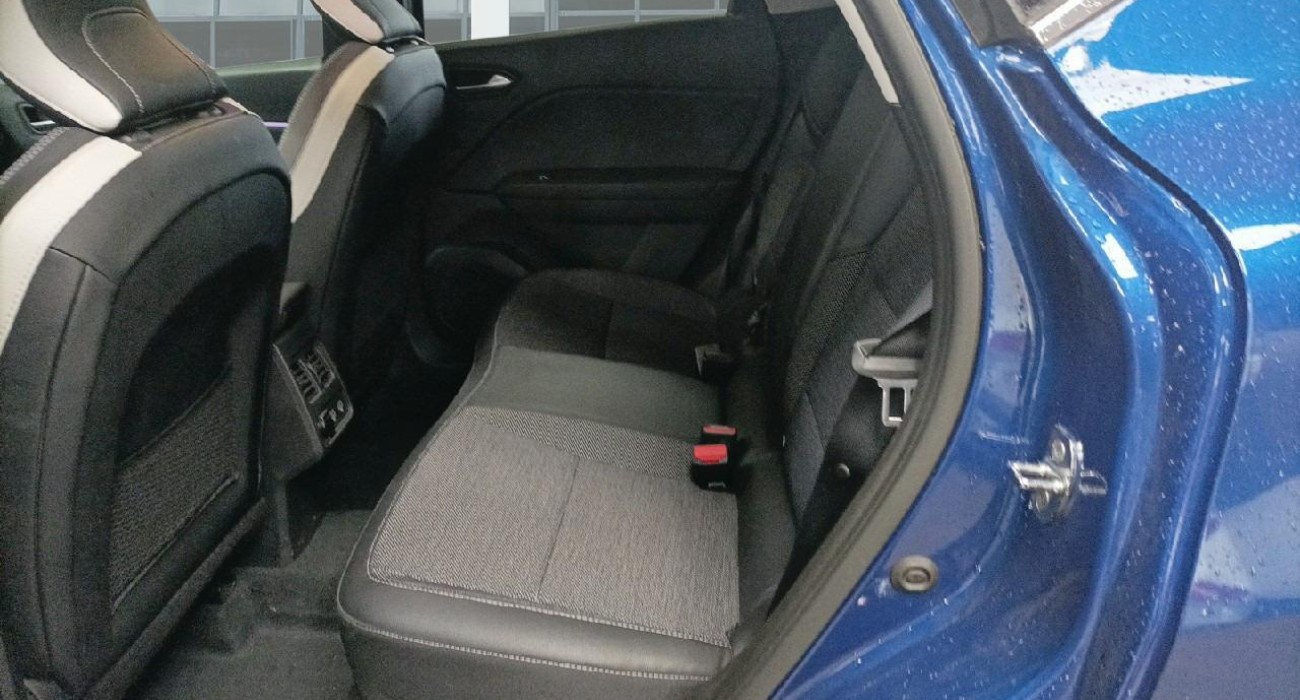Renault CAPTUR E-Tech 145 - 21 Intens 11