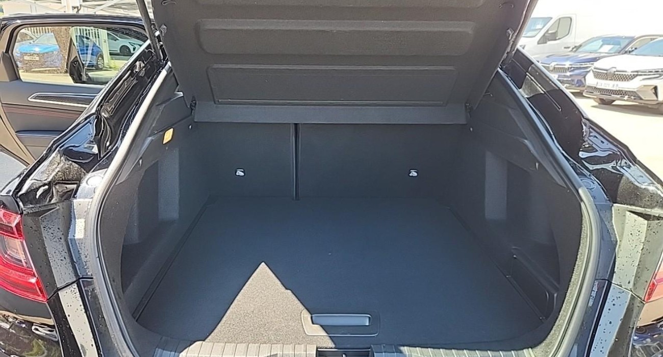 Renault ARKANA E-Tech 145 R.S. Line 12