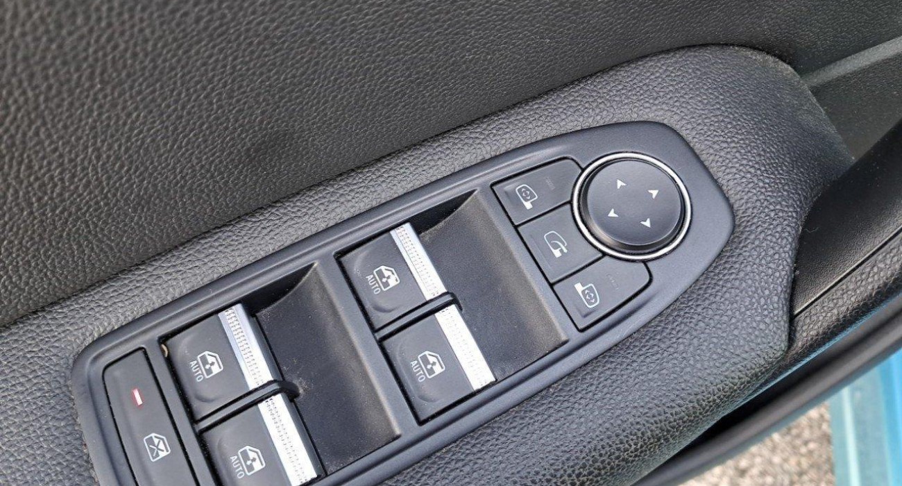 Renault CAPTUR E-Tech Plug-in 160 Intens 9