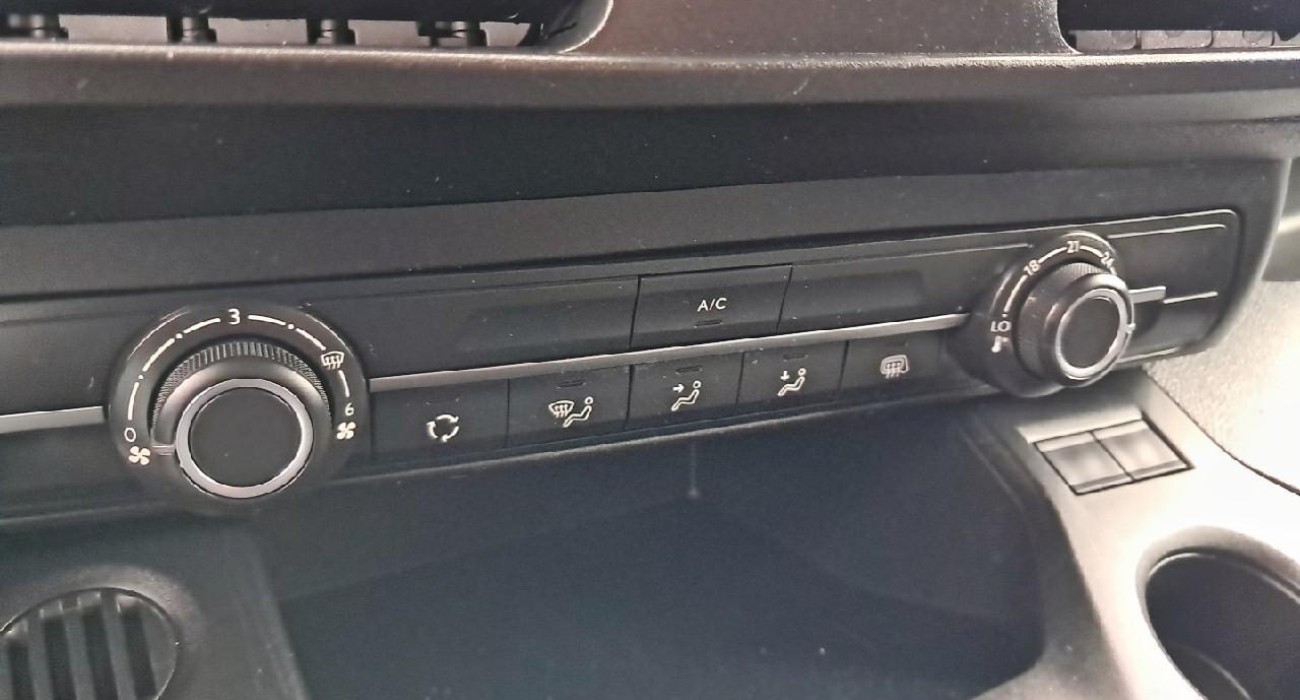 Citroen BERLINGO XL 950 BLUEHDI 130 S&S BVM6 CLUB 12