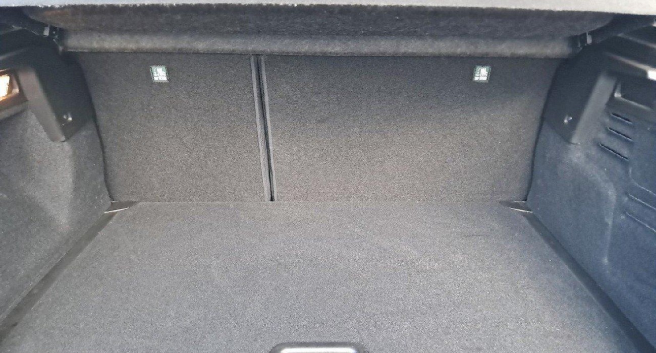 Renault CAPTUR TCe 140 EDC Initiale Paris 12