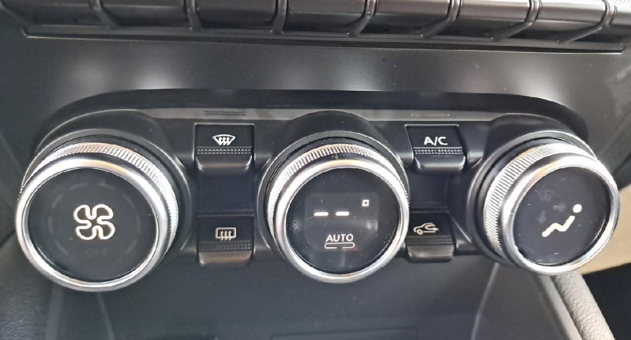 Renault CAPTUR E-Tech Plug-in 160 Initiale Paris 12