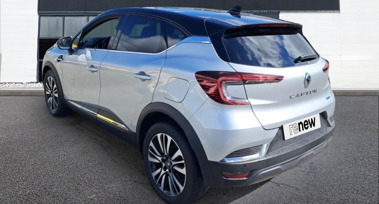 Renault CAPTUR E-Tech Plug-in 160 Initiale Paris 5