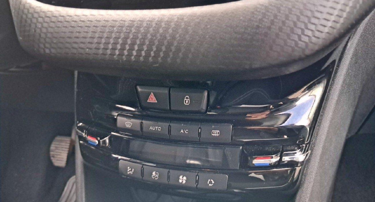 Peugeot 208 PureTech 110ch S&S BVM6 Allure 7