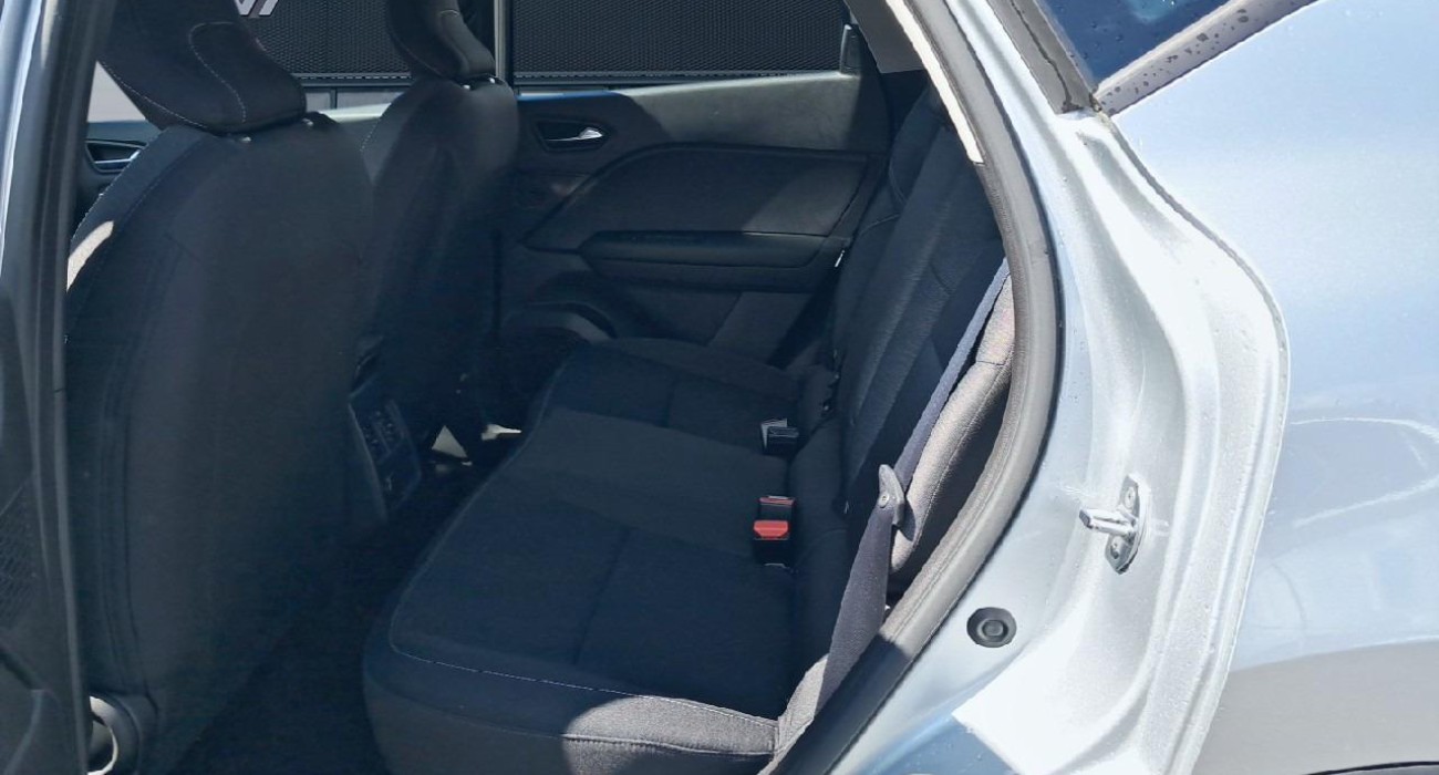 Renault CAPTUR TCe 140 EDC - 21 Business 11