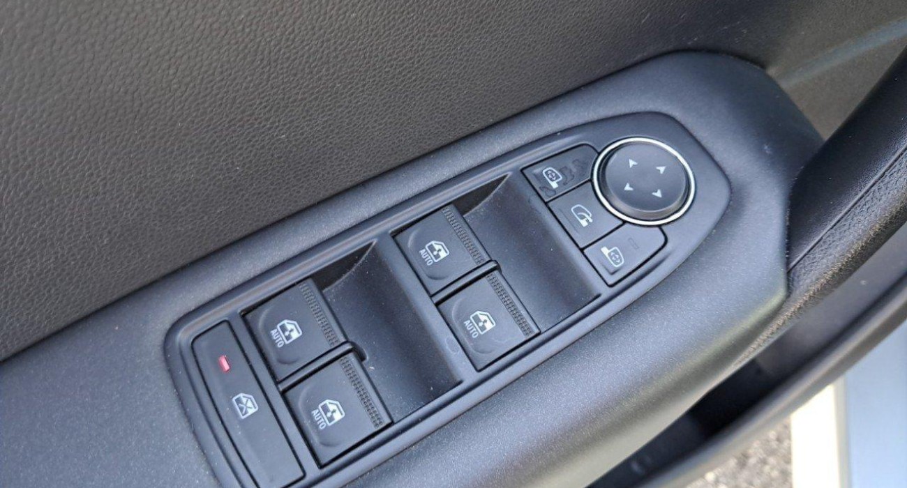Renault CAPTUR TCe 140 EDC - 21 Business 9