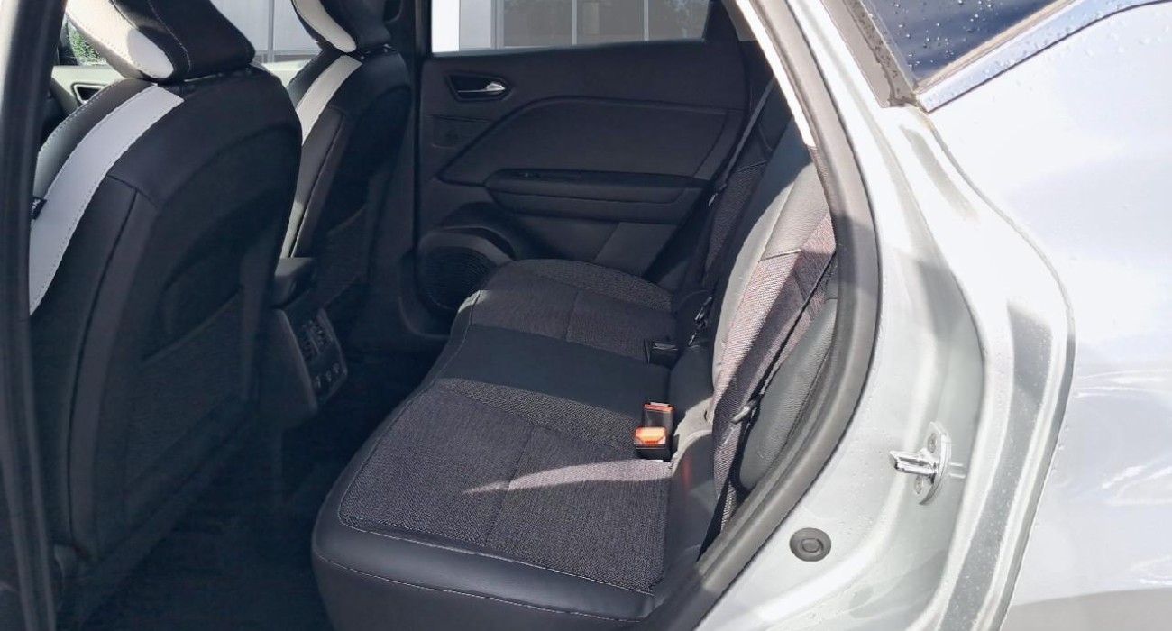 Renault CAPTUR E-Tech Plug-in 160 Intens 11