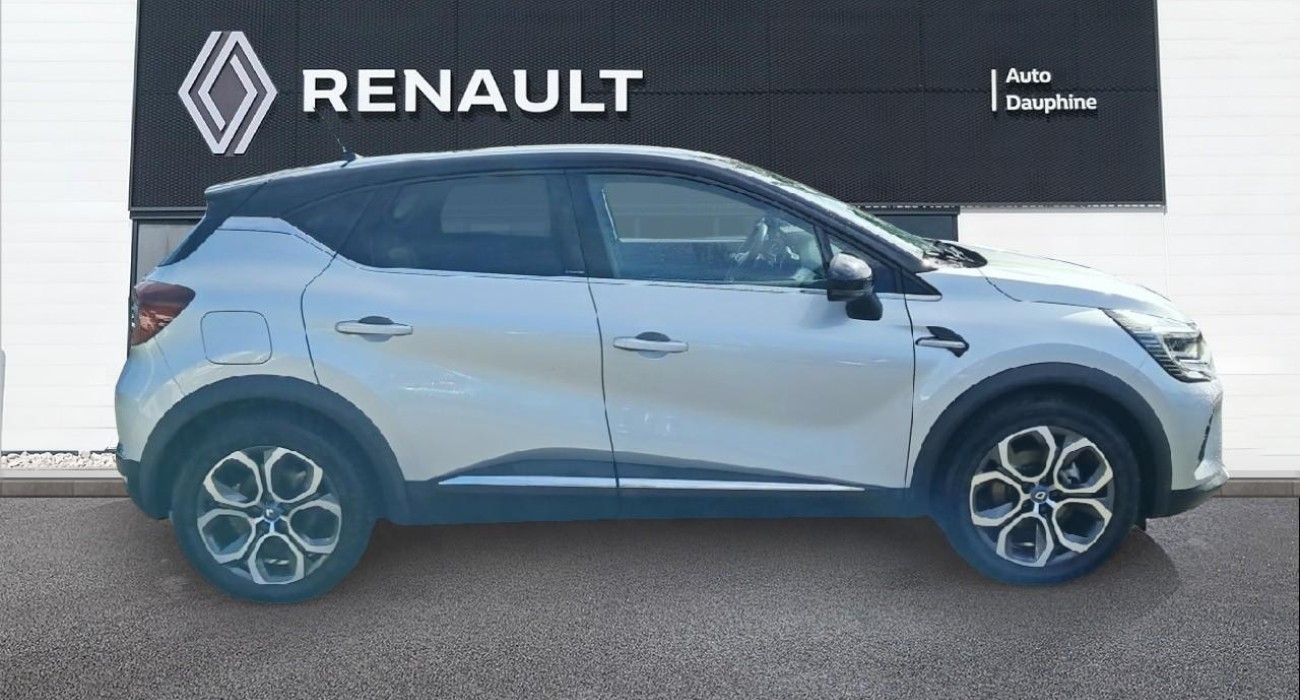 Renault CAPTUR E-Tech Plug-in 160 Intens 2