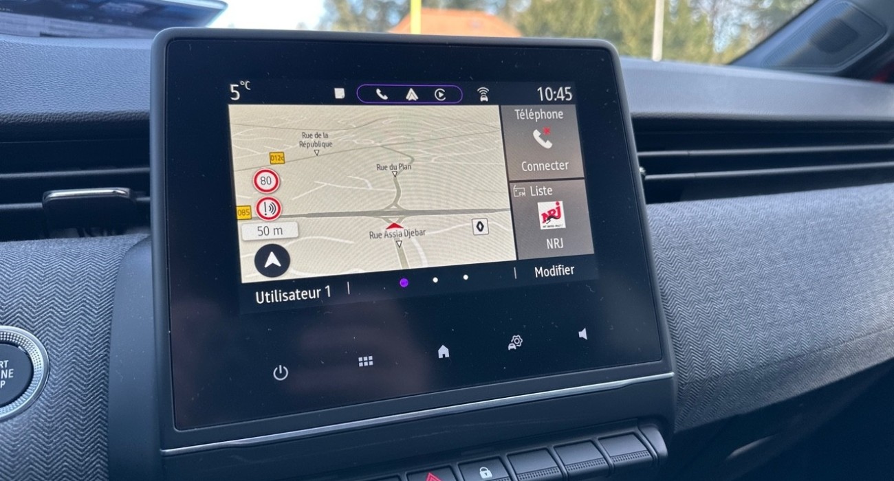 Renault CLIO techno TCe 90 11