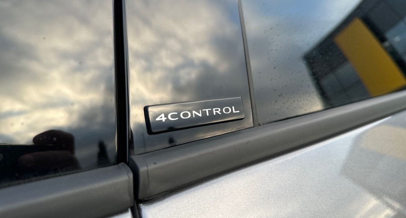 Renault RAFALE esprit Alpine full hybrid E-Tech 200 17