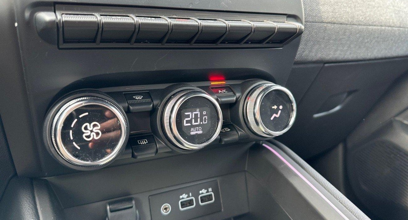Renault CLIO Clio E-Tech full hybrid 145 Techno 7