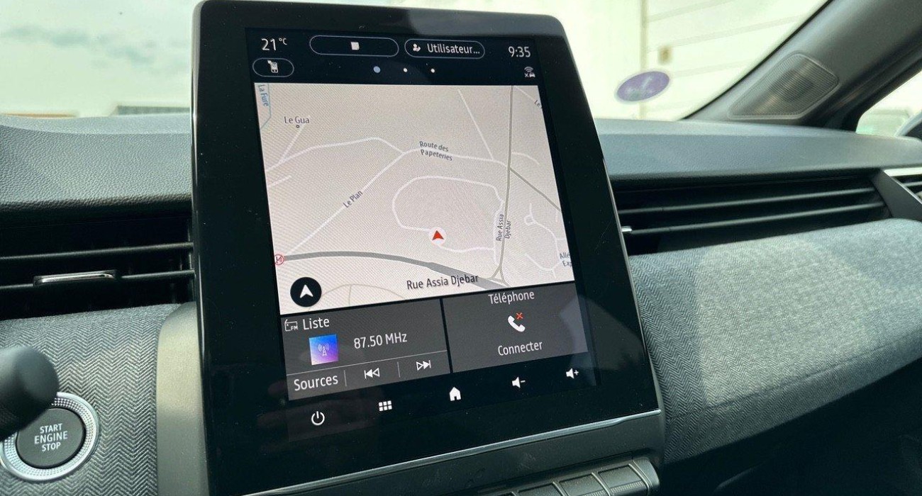 Renault CLIO Clio E-Tech full hybrid 145 Techno 8
