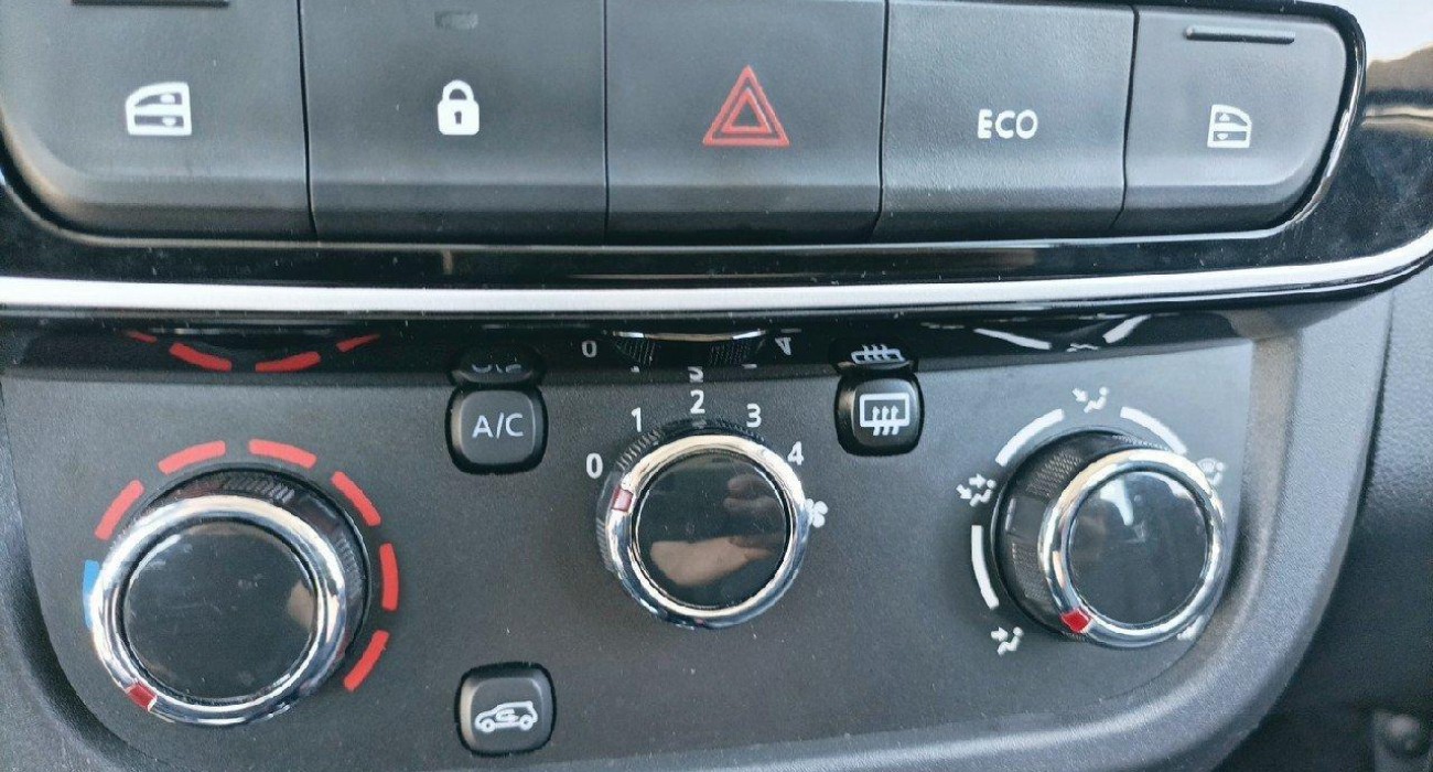 Dacia SPRING Expression 12