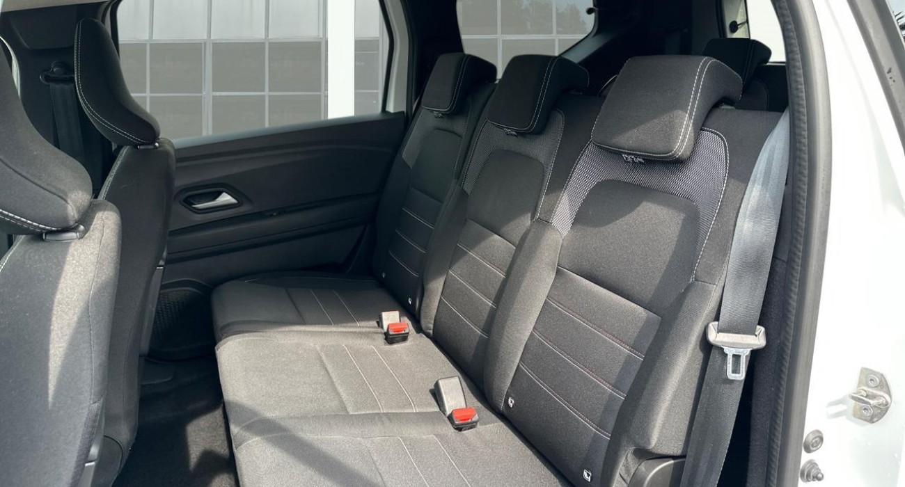Dacia JOGGER Hybrid 140 7 places Extreme 11