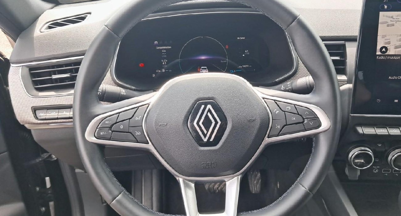 Renault ARKANA E-Tech 145 - 23 Techno 12