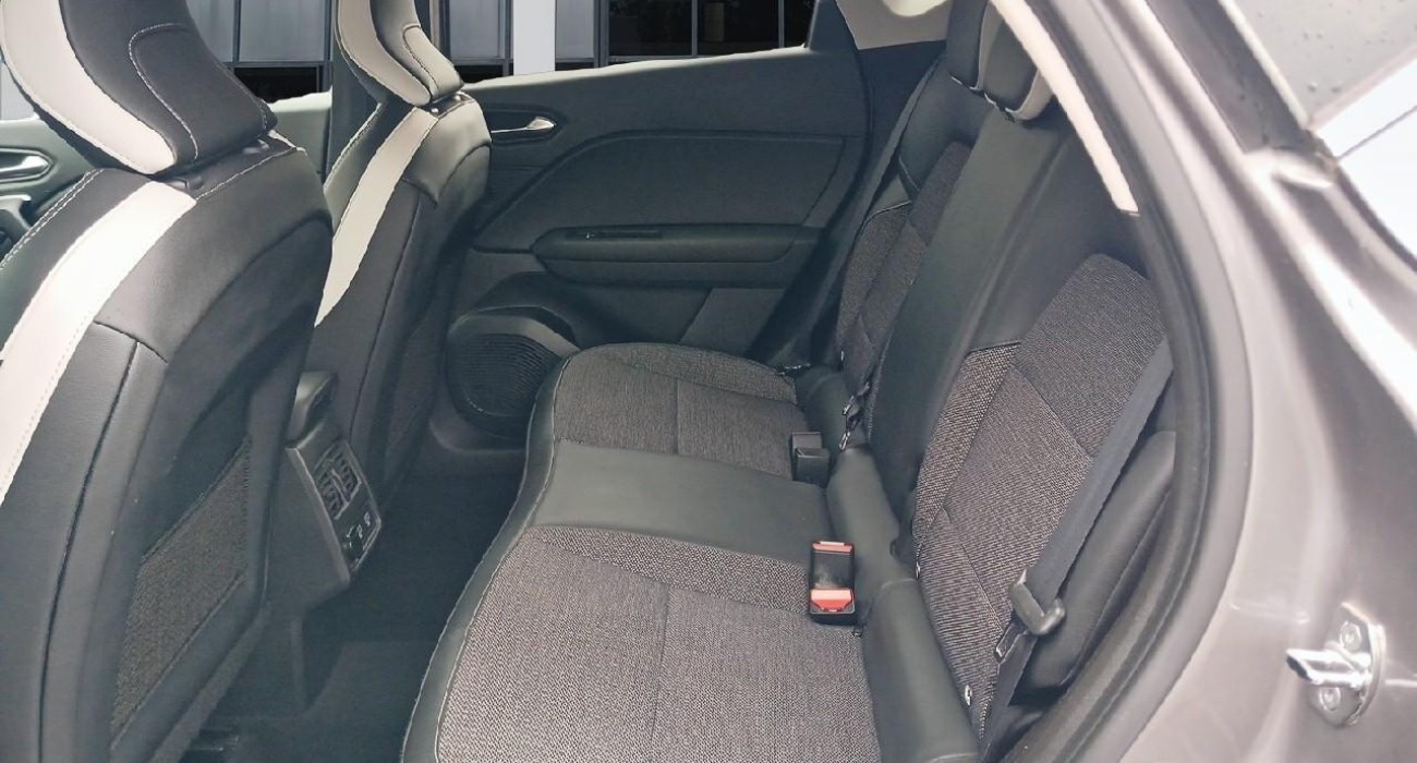 Renault CAPTUR TCe 140 - 21 Intens 11