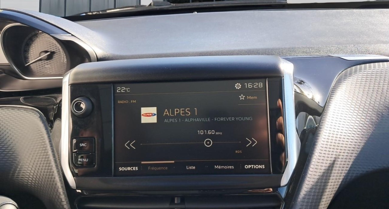 Peugeot 2008 PureTech 110ch S&S EAT6 GT Line 12