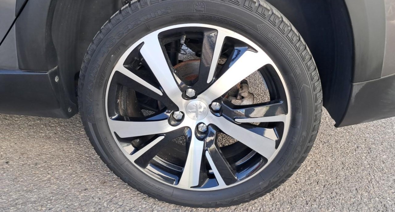 Peugeot 2008 PureTech 110ch S&S EAT6 GT Line 8
