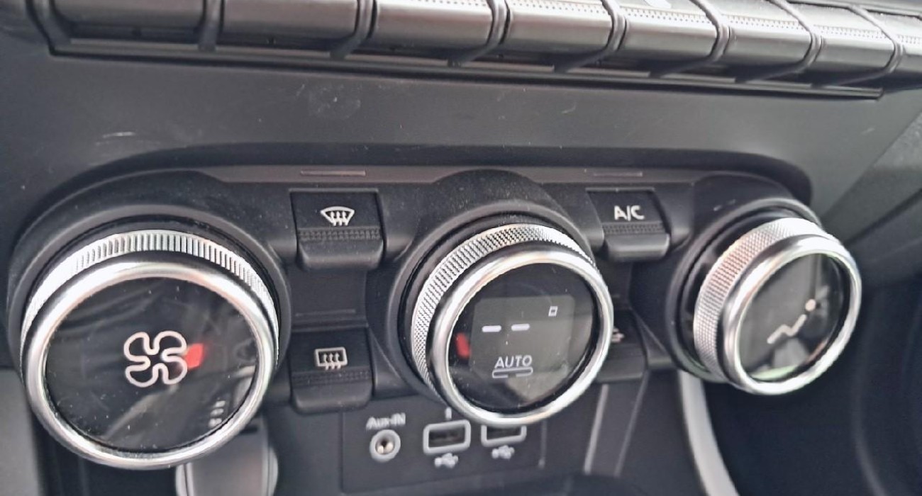 Renault ARKANA E-Tech 145 - 23 Techno 13