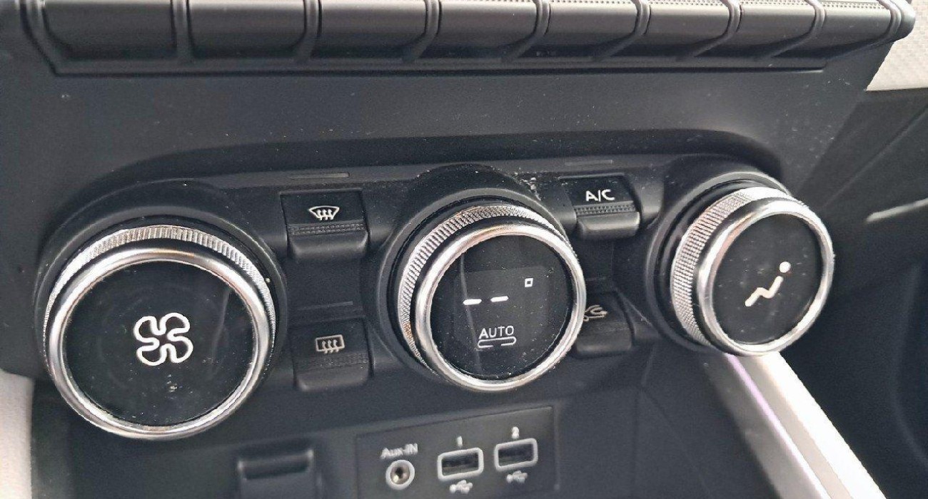 Renault CLIO Clio E-Tech 140 - 21N Intens 7