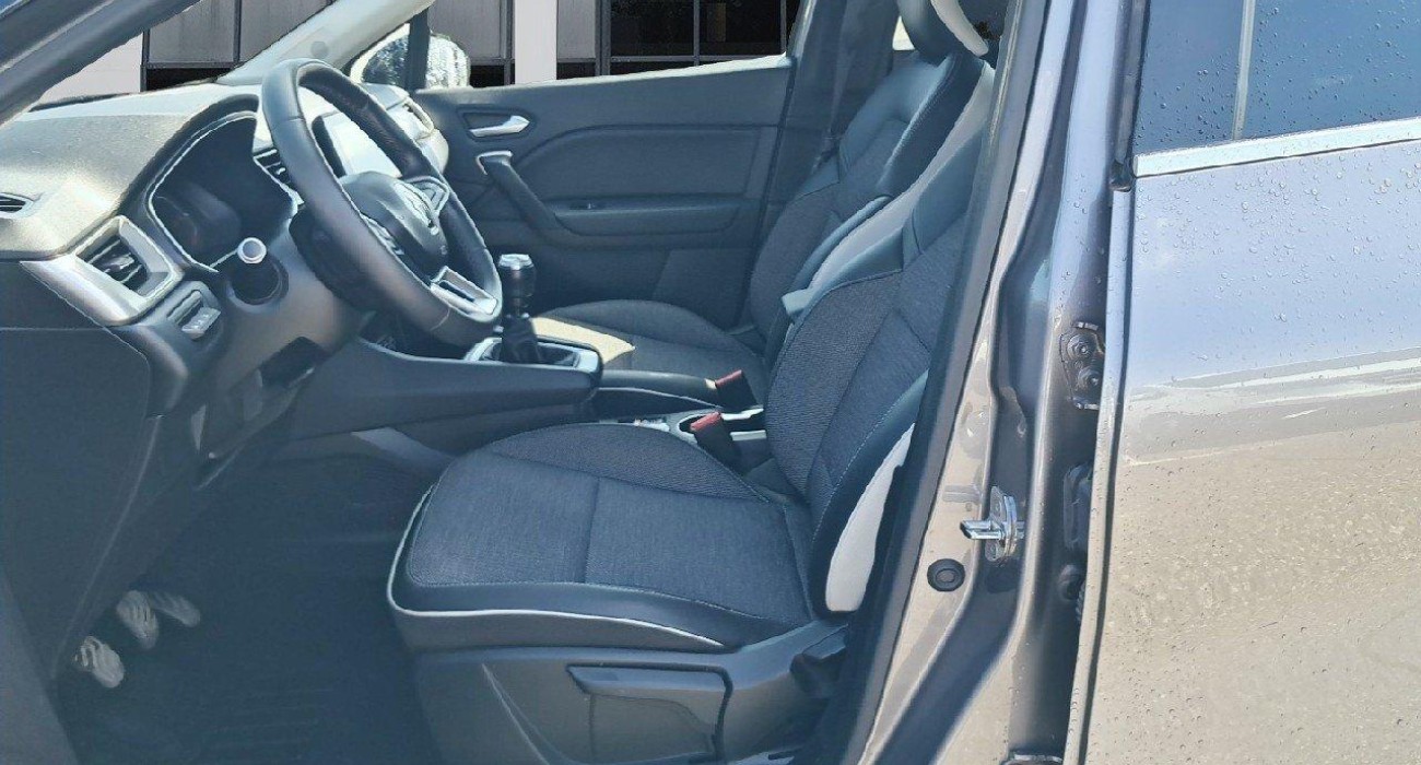 Renault CAPTUR TCe 90 Intens 10