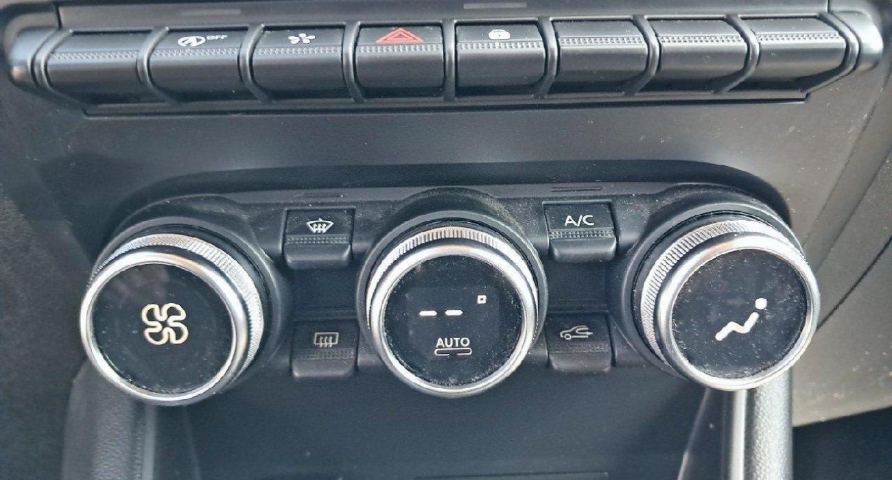 Renault CAPTUR TCe 90 Intens 7