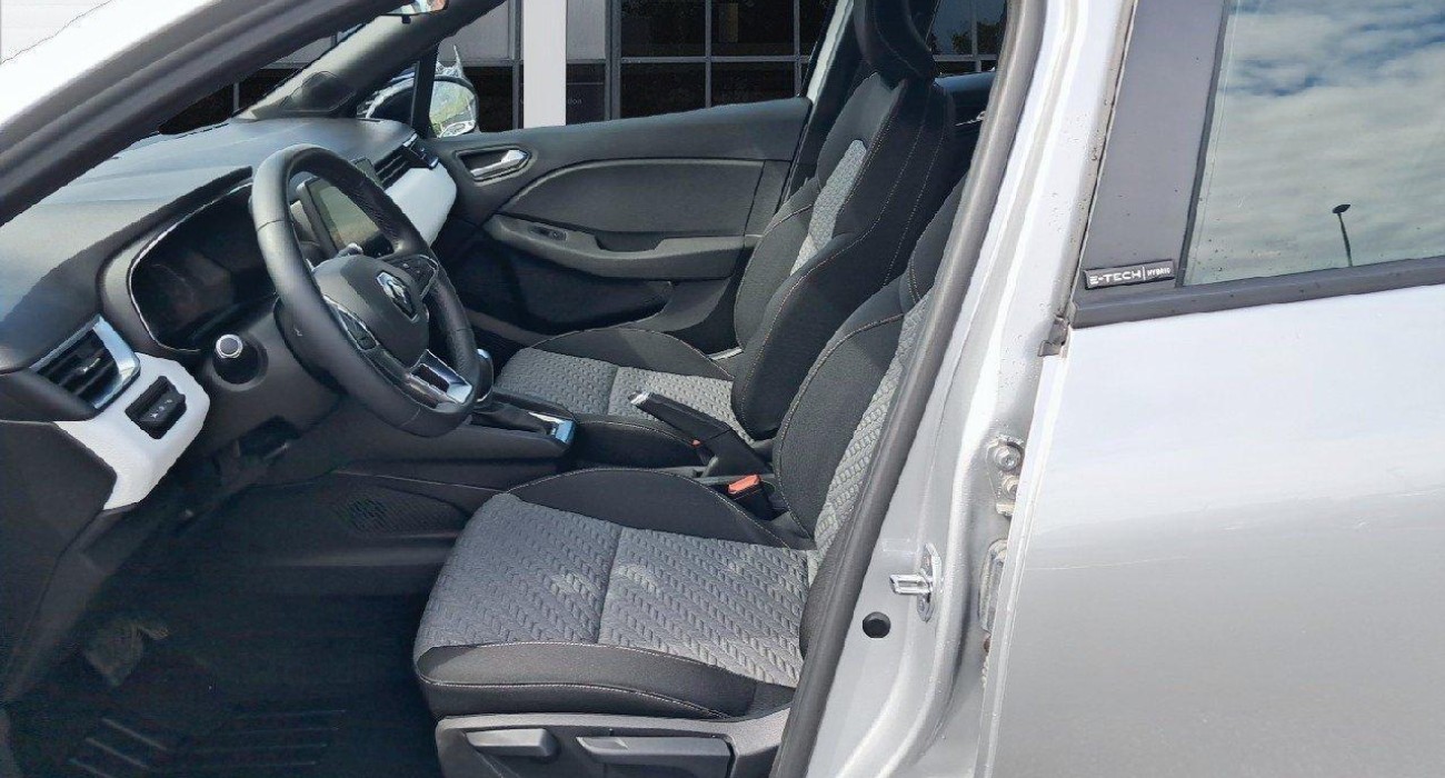 Renault CLIO Clio E-Tech 140 Limited 10