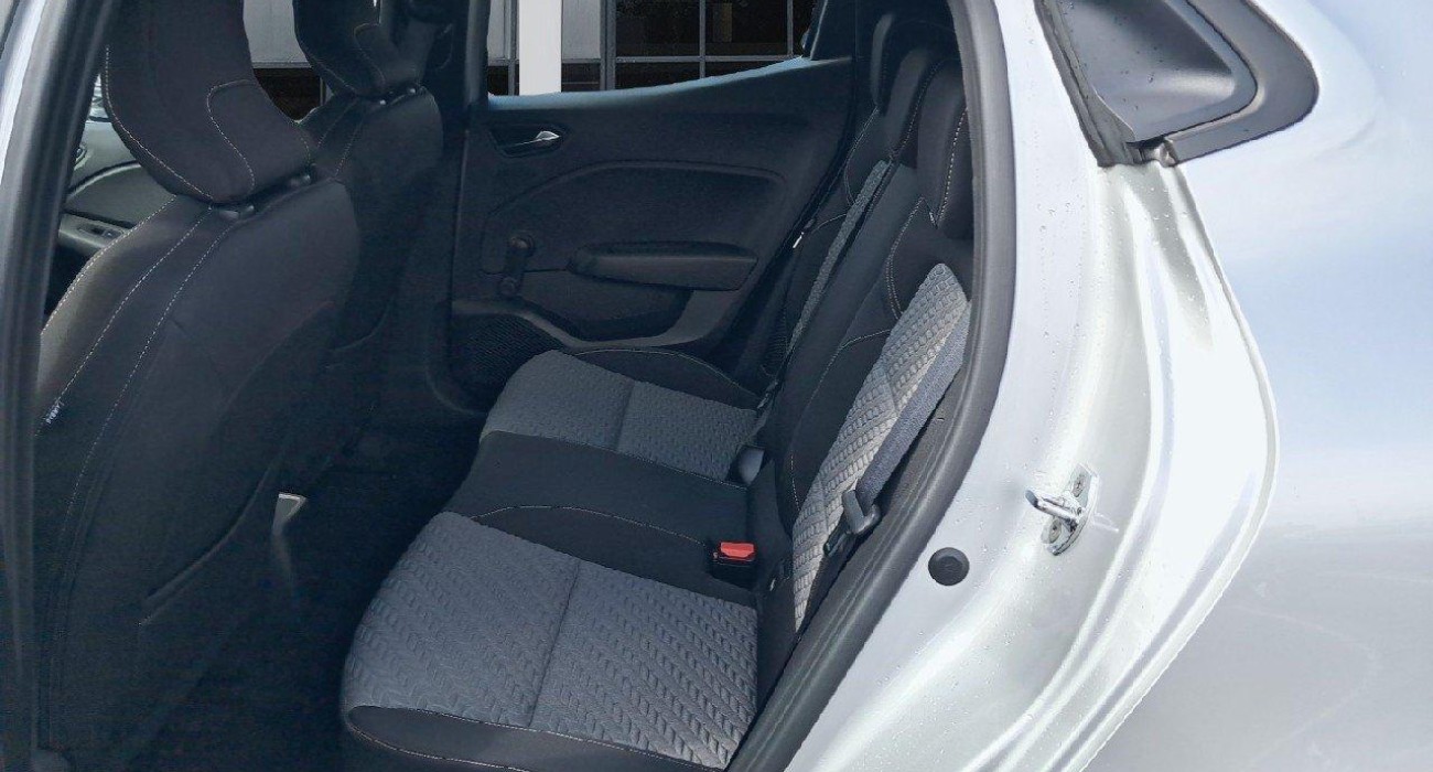 Renault CLIO Clio E-Tech 140 Limited 11
