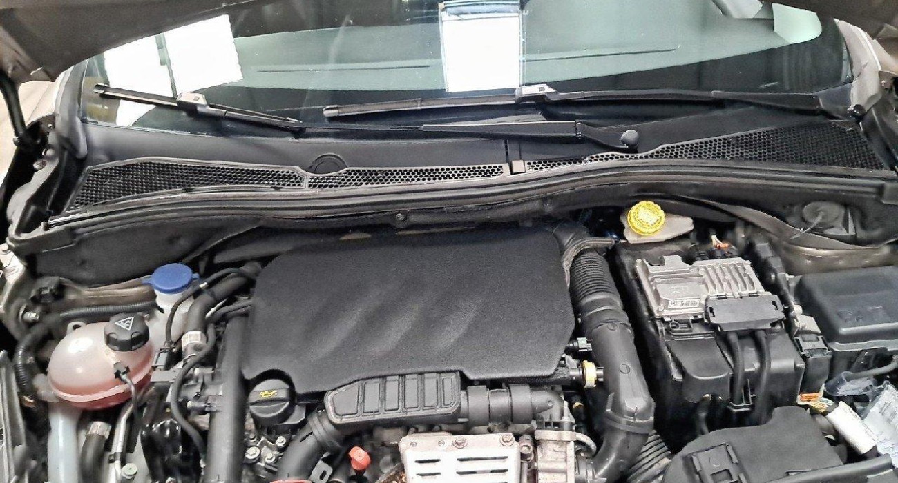 Peugeot 2008 1.2 PureTech 110ch S&S BVM5 Allure 14