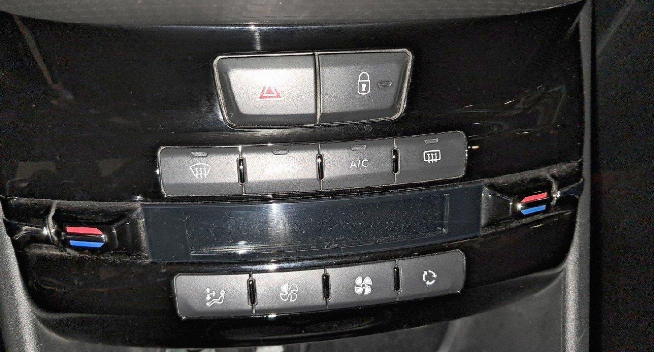 Peugeot 2008 1.2 PureTech 110ch S&S BVM5 Allure 7