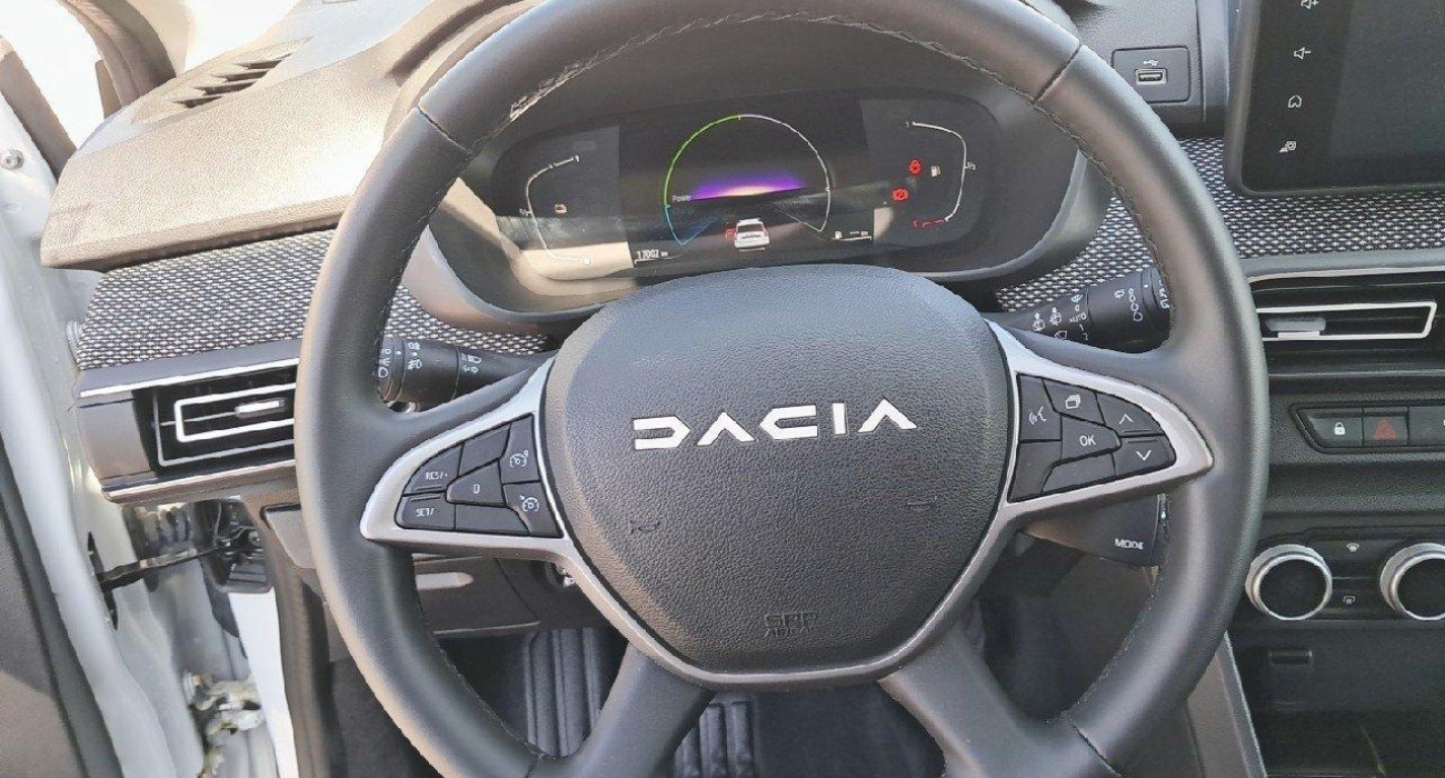Dacia JOGGER Hybrid 140 5 places Extreme 6