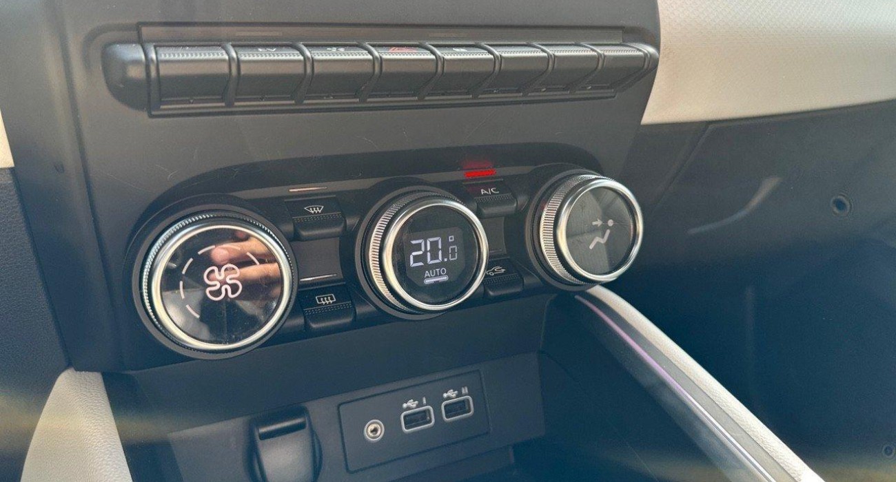 Renault CLIO Clio E-Tech full hybrid 145 Techno 7