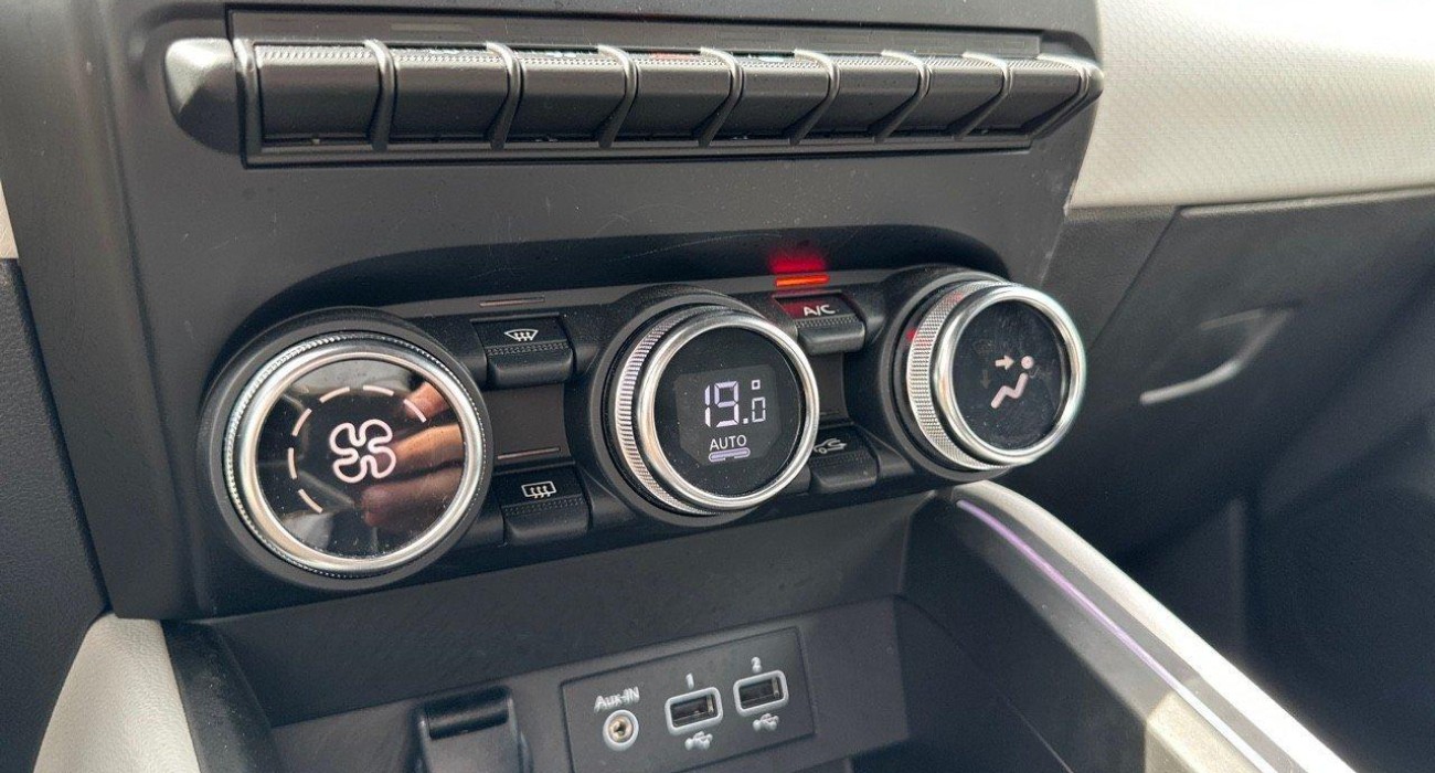 Renault CLIO Clio E-Tech full hybrid 145 Techno 7