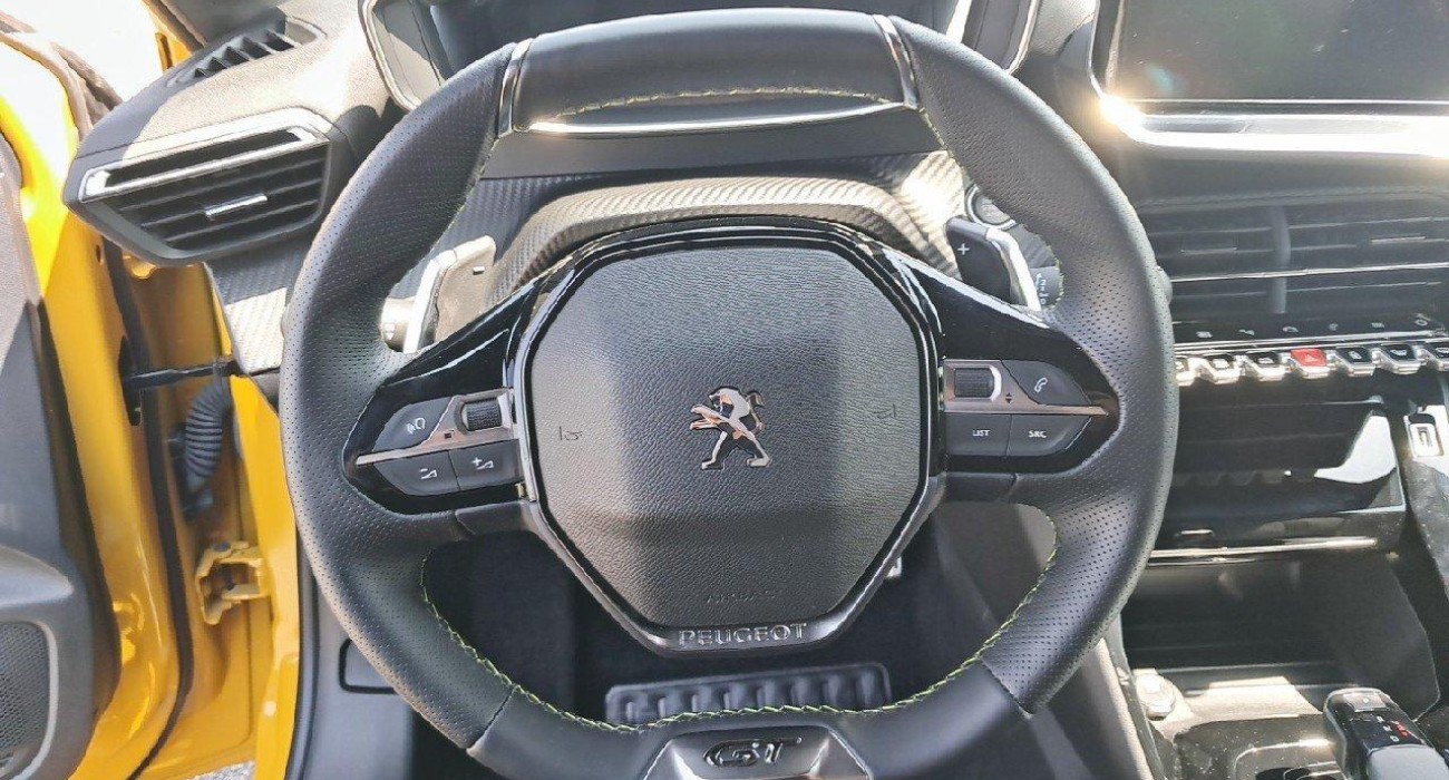 Peugeot 208 PureTech 130 S&S EAT8 GT 6