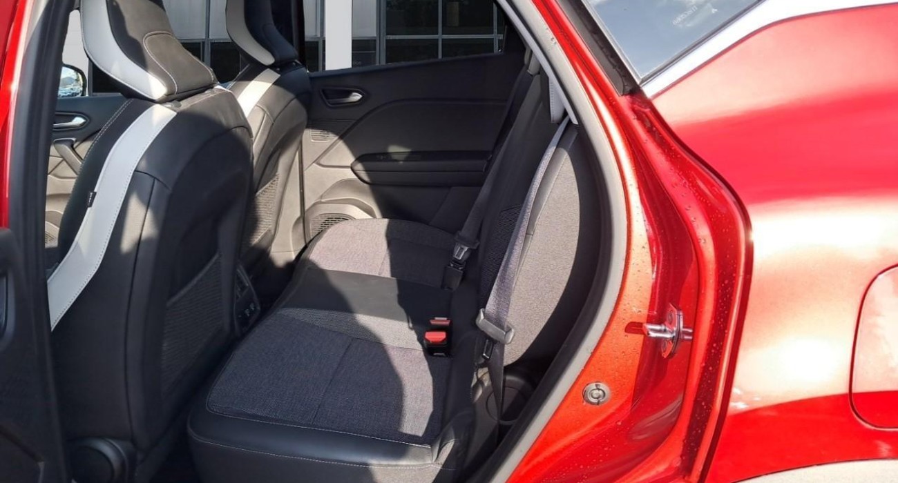 Renault CAPTUR E-Tech Plug-in 160 Intens 15
