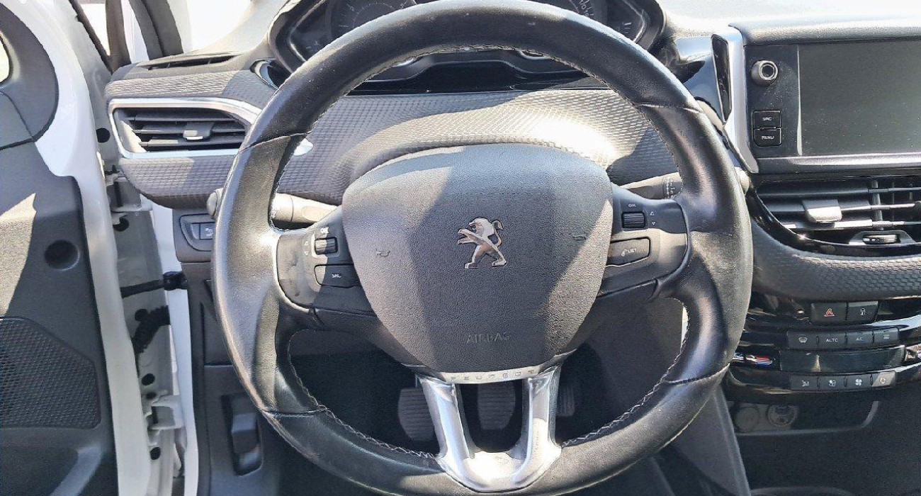 Peugeot 2008 1.2 PureTech 110ch S&S BVM5 Allure 11