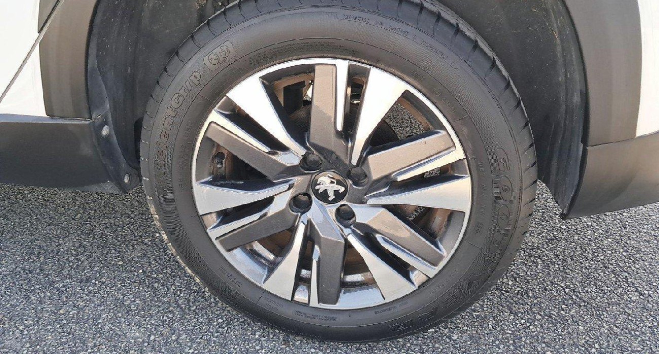 Peugeot 2008 1.2 PureTech 110ch S&S BVM5 Allure 7