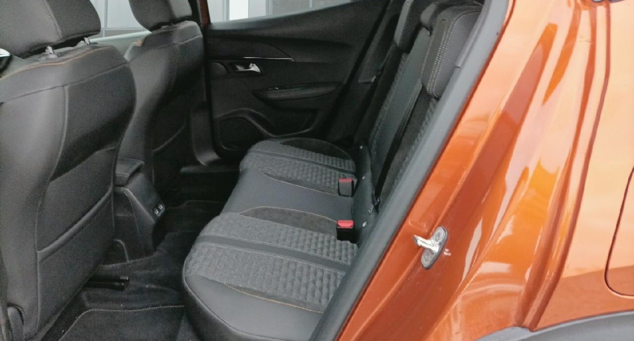 Peugeot 2008 Electrique 136 ch Roadtrip 14
