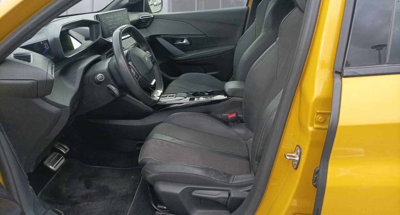 Peugeot 208 Electrique 50 kWh 136ch GT 13
