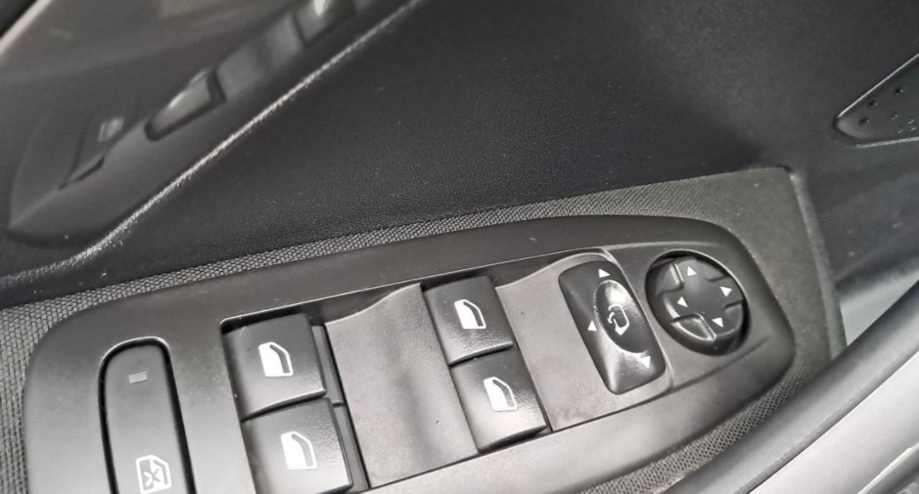 Peugeot 2008 1.2 PureTech 110ch S&S BVM5 Style 14